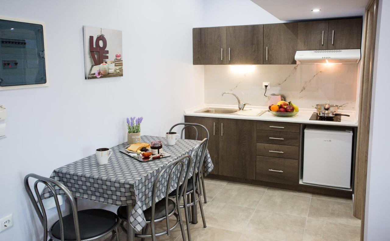 Ferienwohnung Kaiafas Luxury Philoxenia Néa Péramos Exterior foto